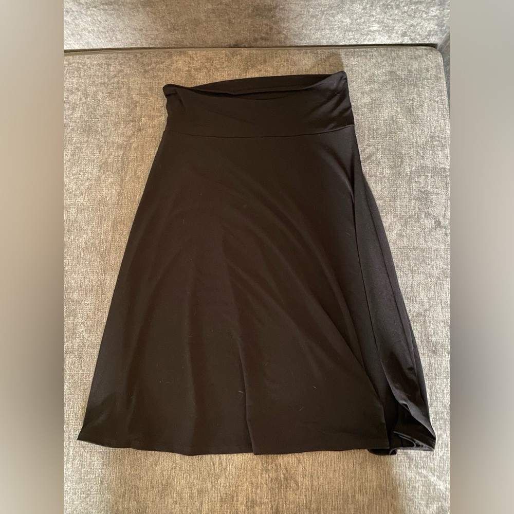 LuLaRoe solid black azure skirt- M